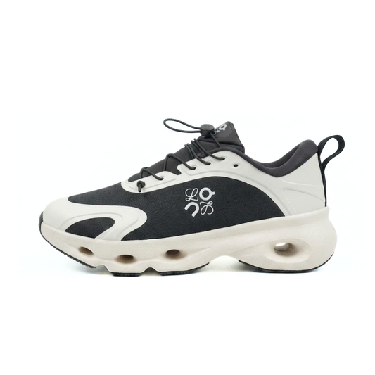 ON Running Cloudsolo Loewe Black Eggshell