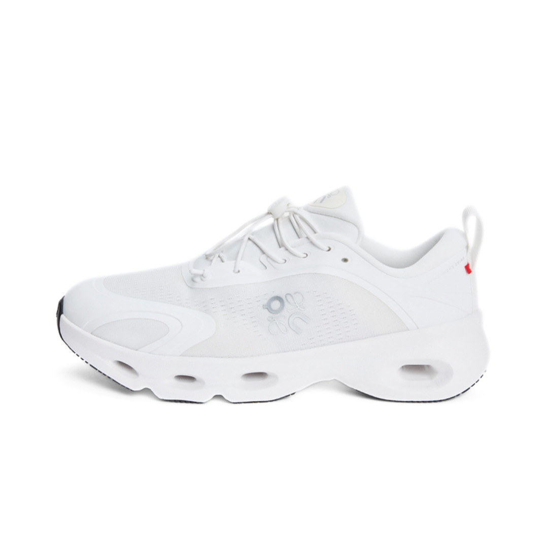 ON Running Cloudsolo Loewe White
